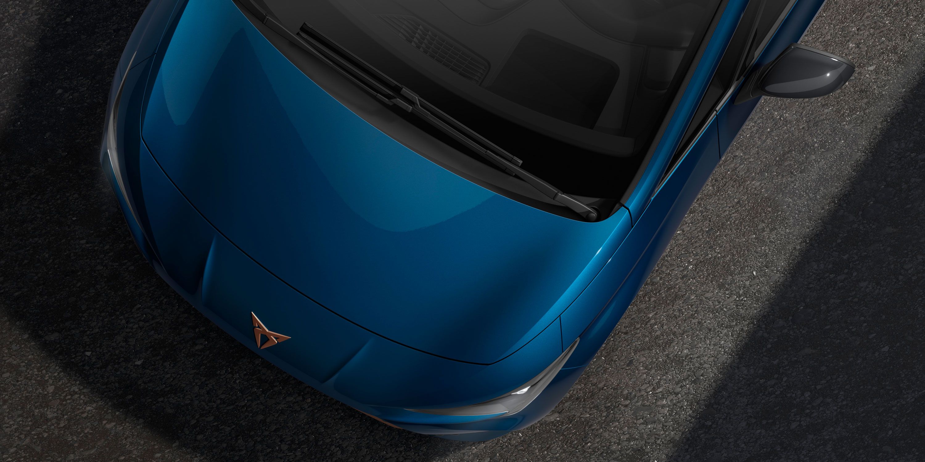 CUPRA Born em azul aurora