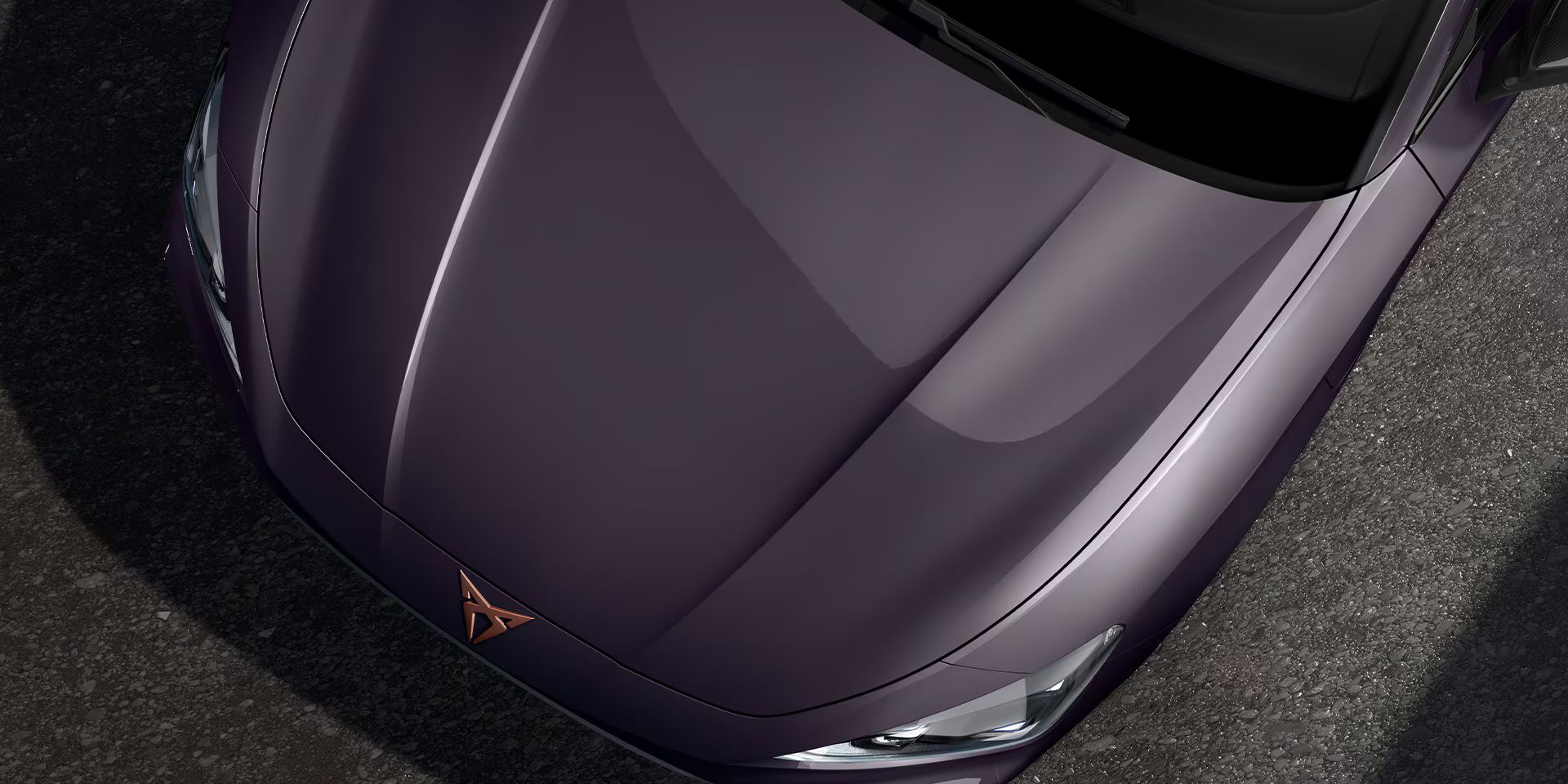 Vista aérea do capô do novo CUPRA Leon Sportstourer 2025 em Dark Void.
