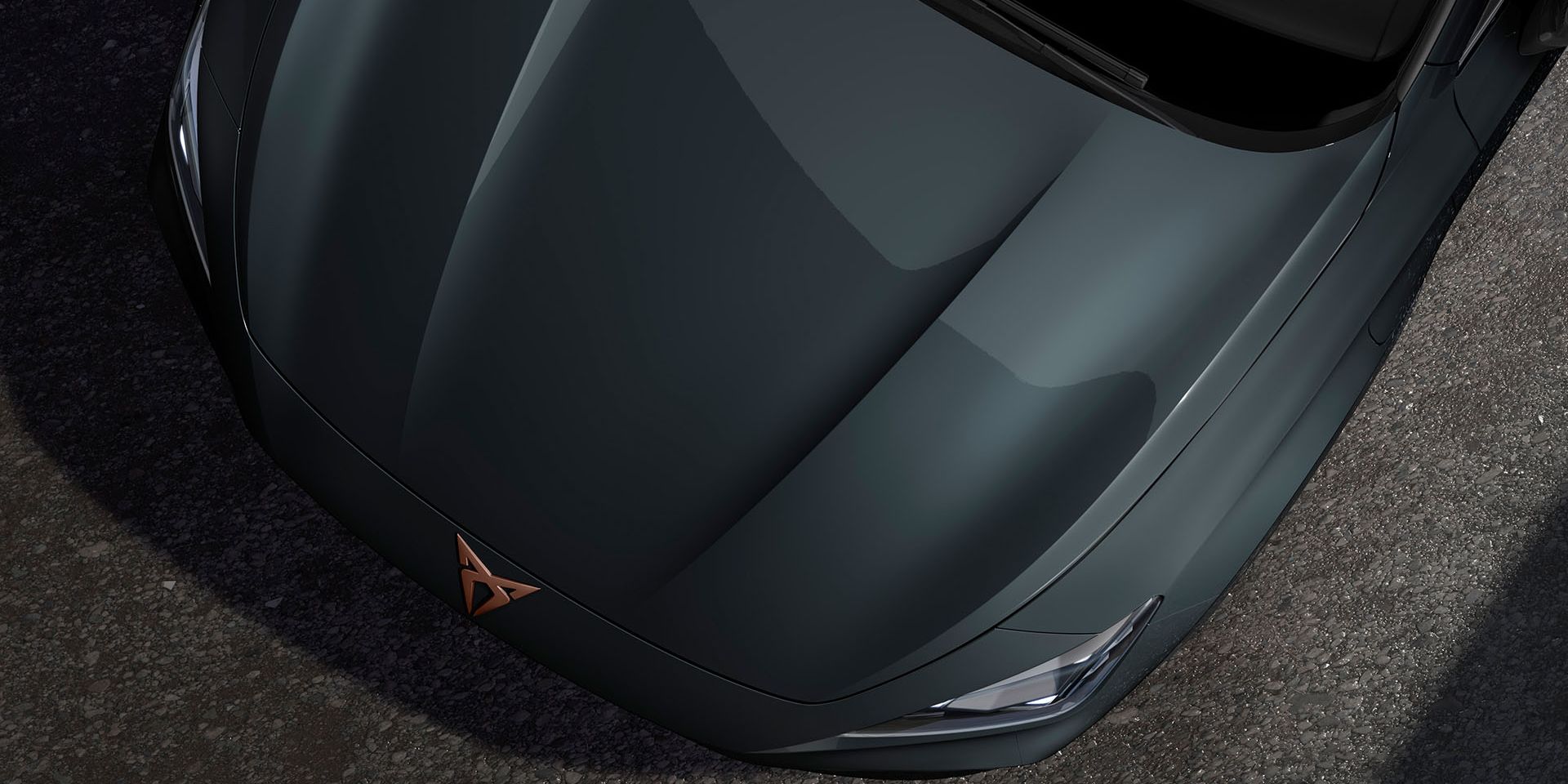 Vista panorâmica do novo CUPRA Formentor SUV coupé 2025 em azul fiord