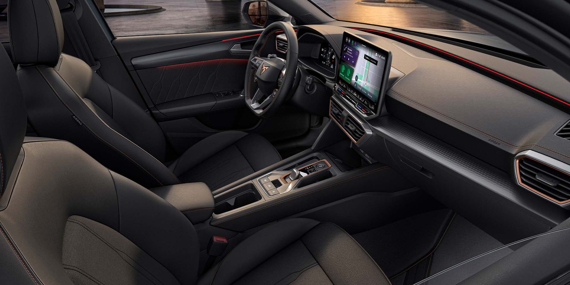 novo cupra leon sportstourer design interior dinâmico, bancos desportivos, iluminação ambiente, infoentretenimento