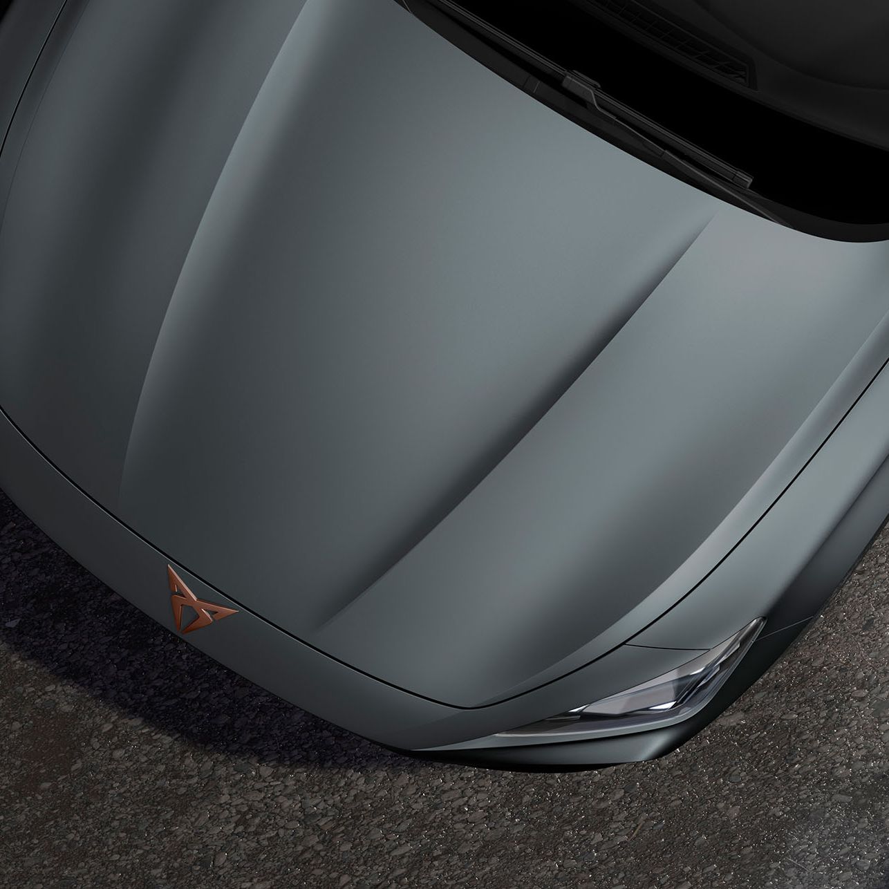 Vista panorâmica do novo CUPRA Formentor SUV coupé 2025 em cinzento enceladus mate.