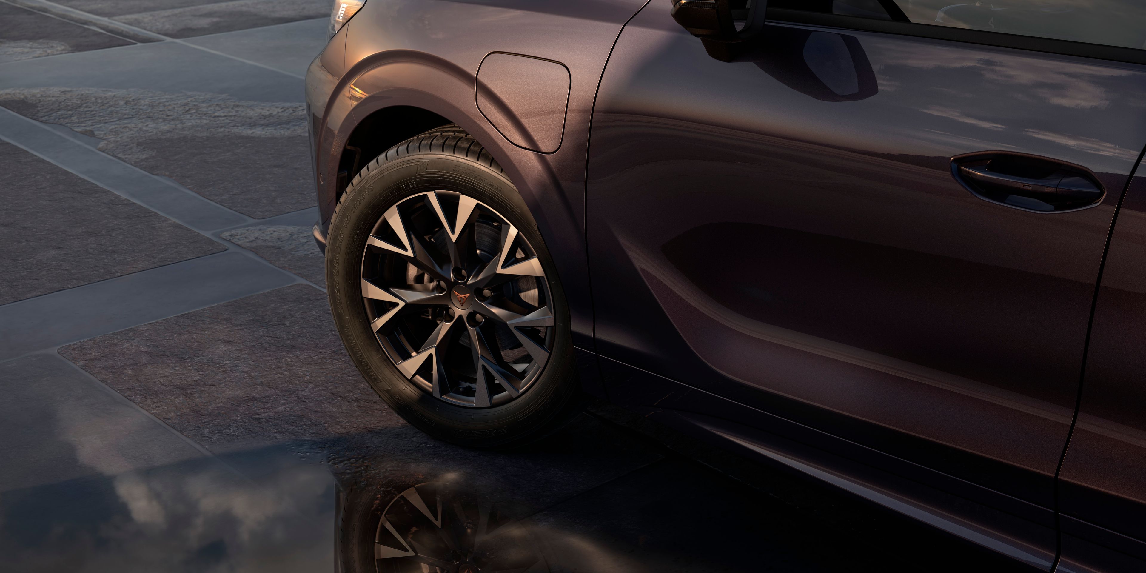 Jantes de liga leve 18" Atomic em preto com detalhes em cobre do CUPRA Terramar 