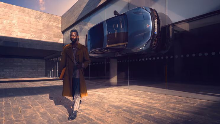 Carro de empresa CUPRA Tavascan VZ, montado numa parede.