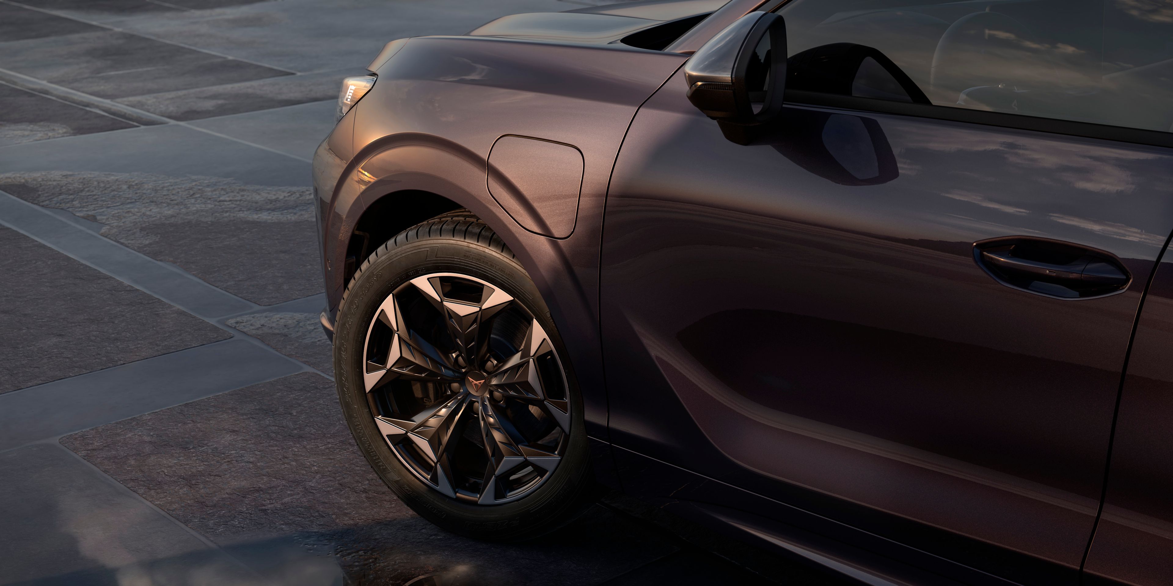 Jantes de liga leve 19" Cosmic em preto com detalhes em cobre do CUPRA Terramar