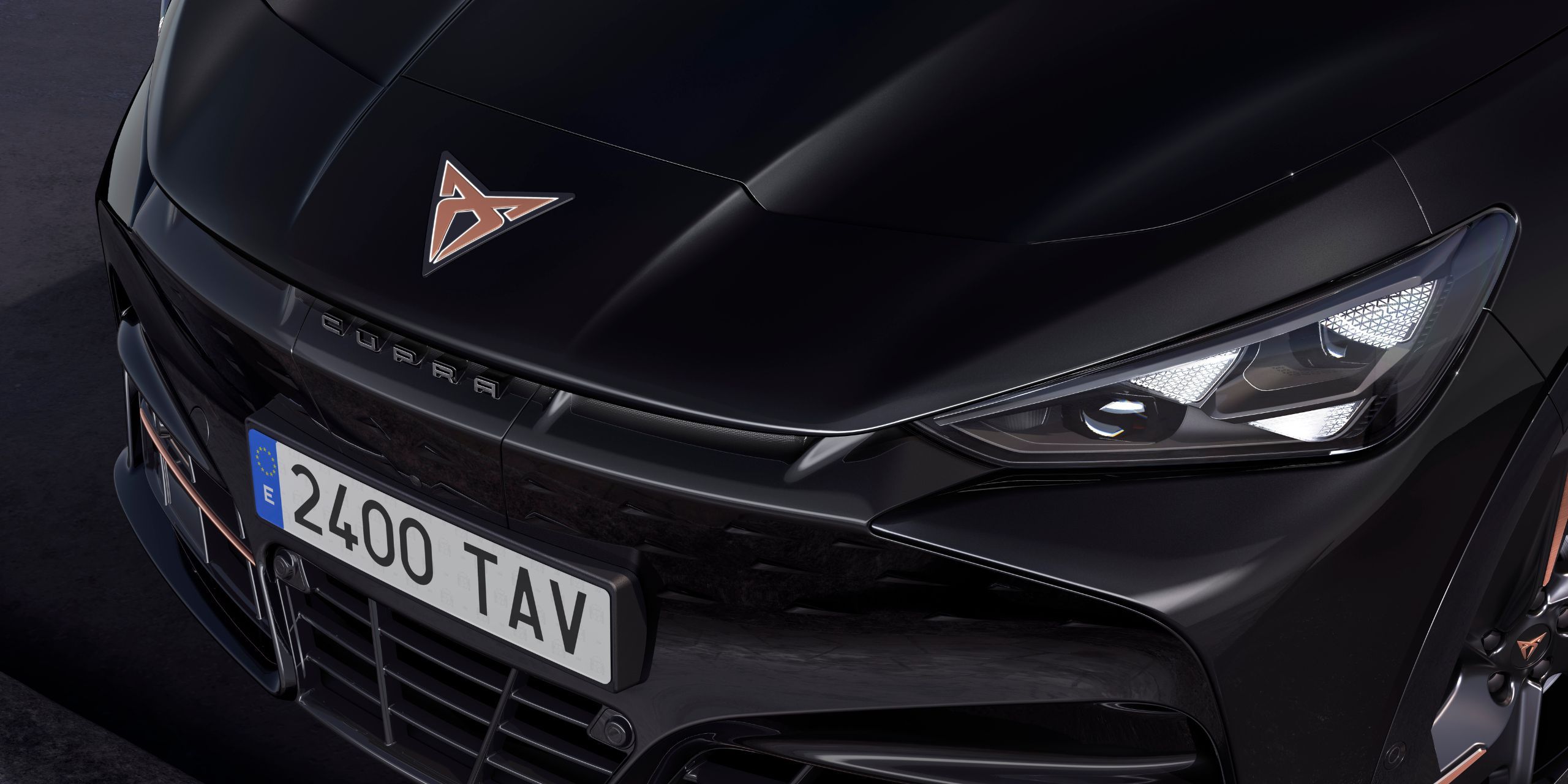 novo CUPRA tavascan na cor preto midnight.