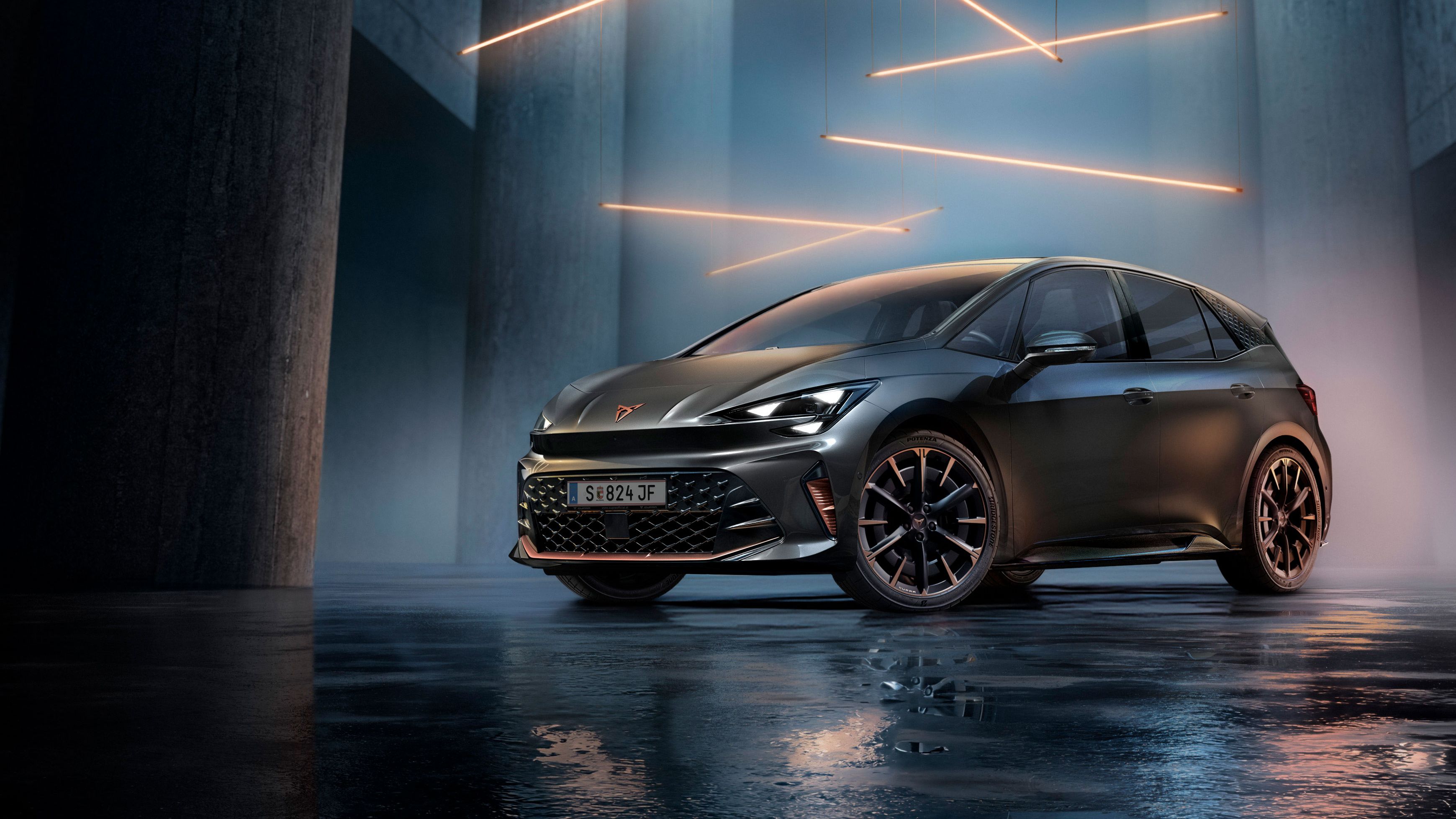 Detalhes exteriores e interiores do CUPRA Born VZ