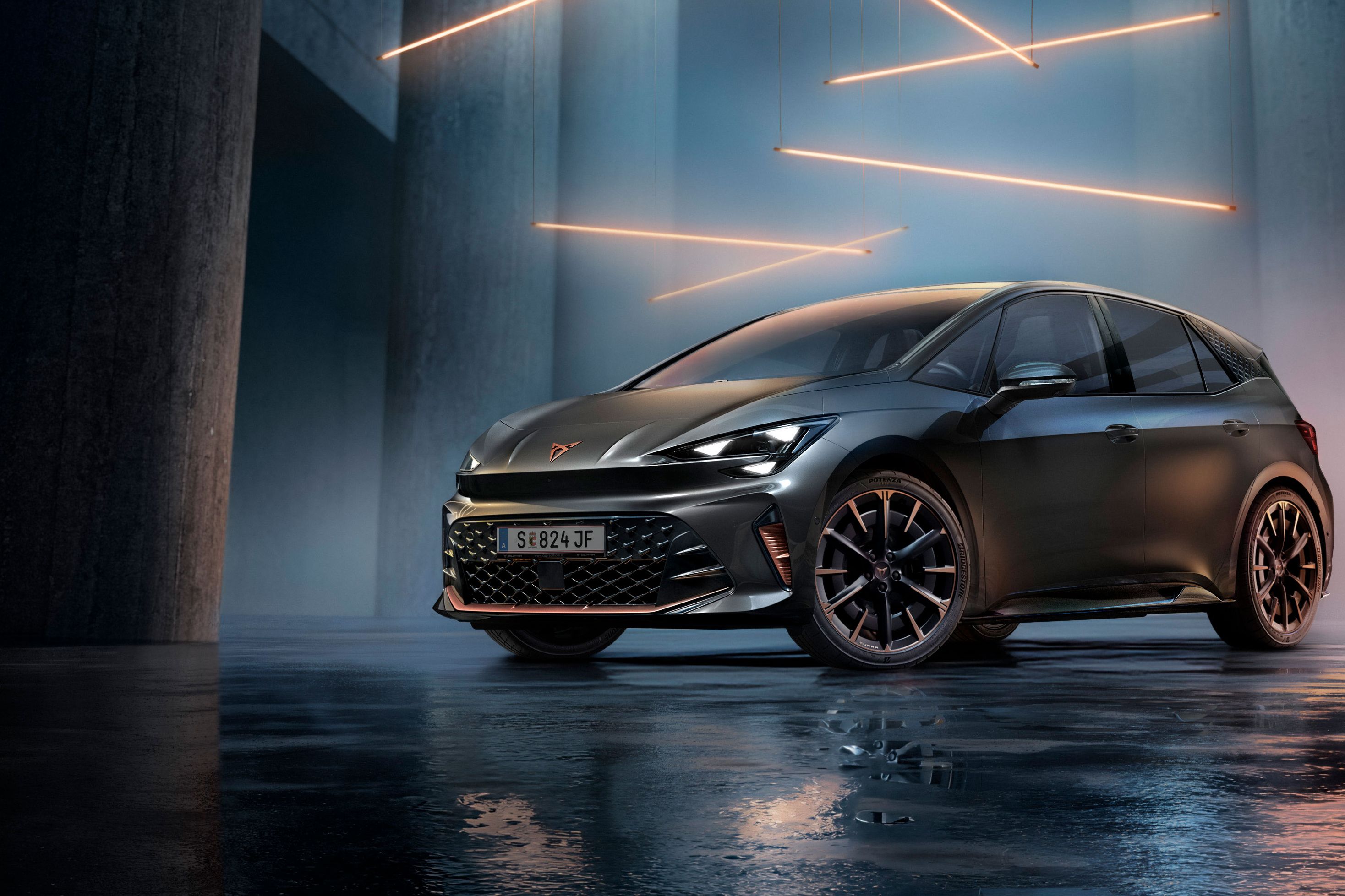 Detalhes exteriores e interiores do CUPRA Born VZ