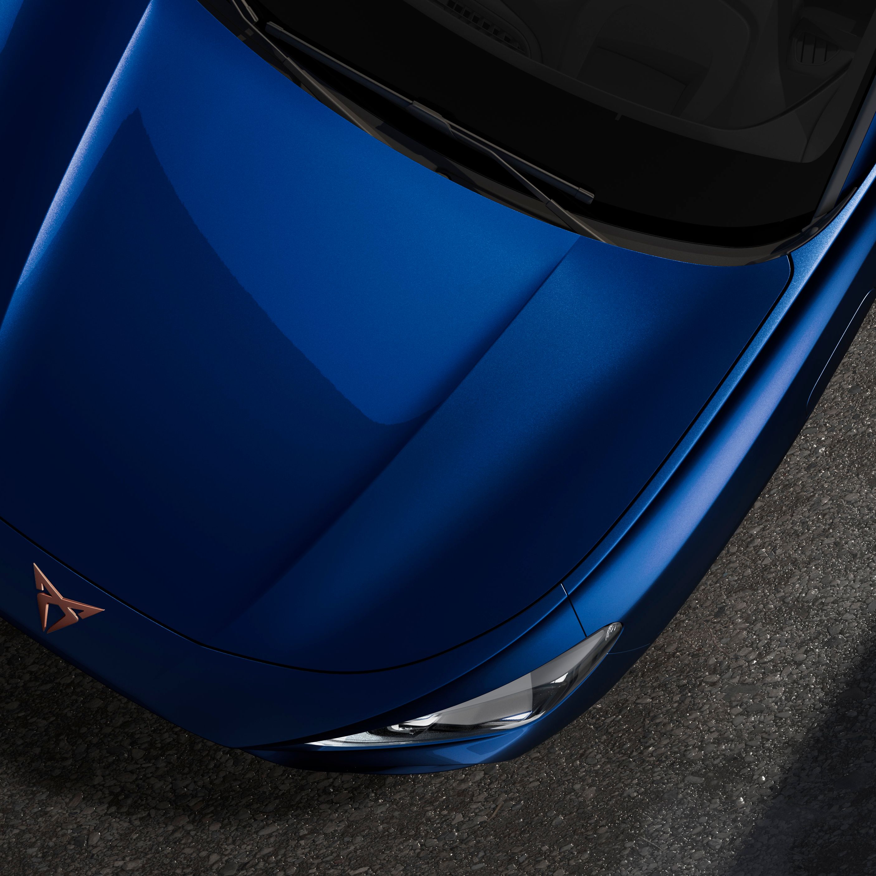 Vista frontal do CUPRA Terramar em Azul Cosmos 