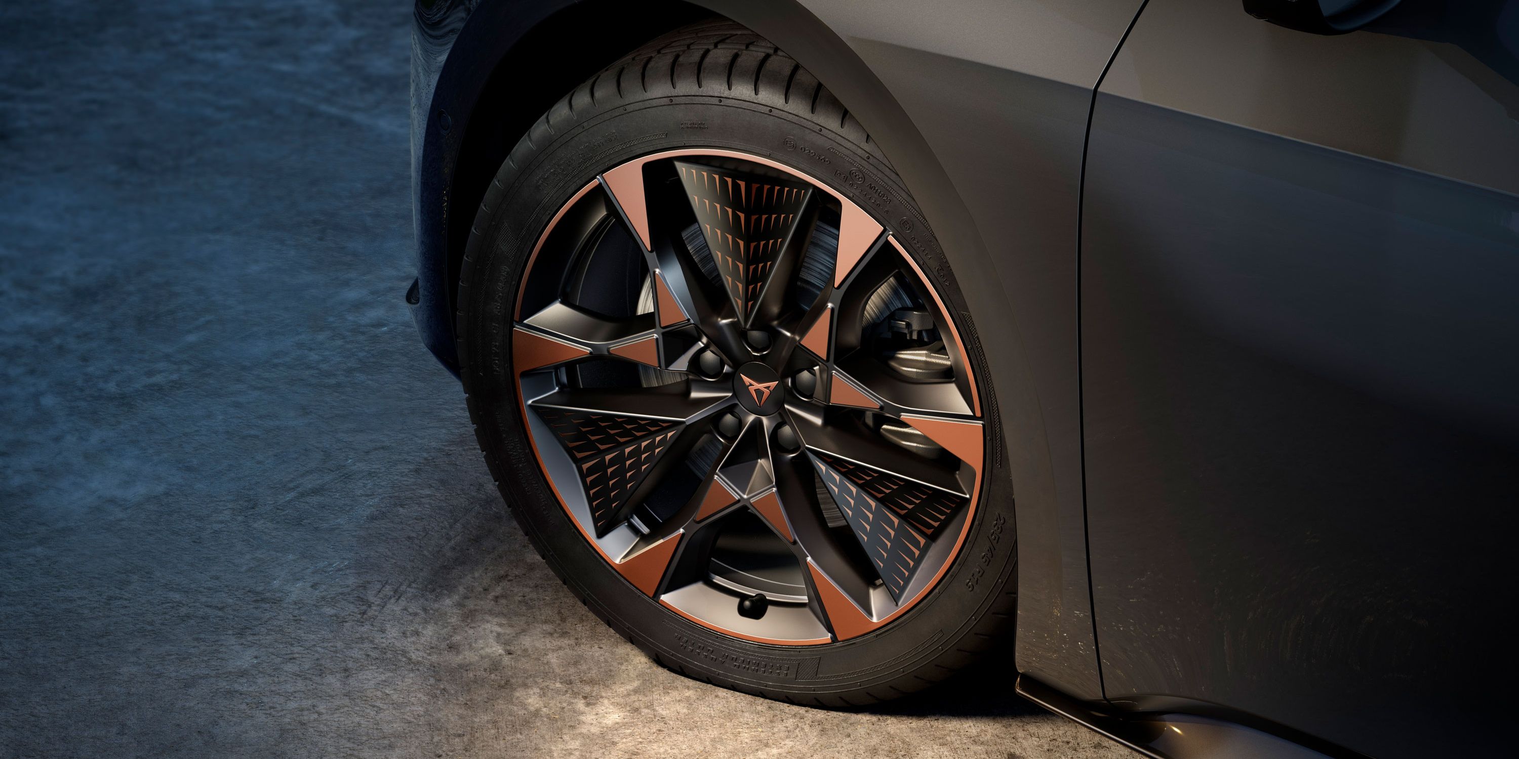 Jantes de liga leve CUPRA Born Storm de 19 polegadas