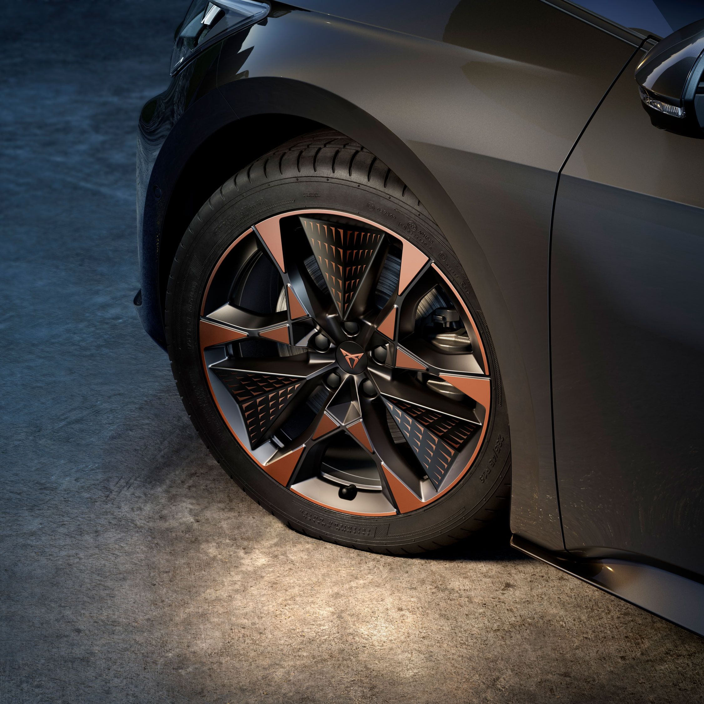 Jantes de liga leve CUPRA Born Storm de 19 polegadas