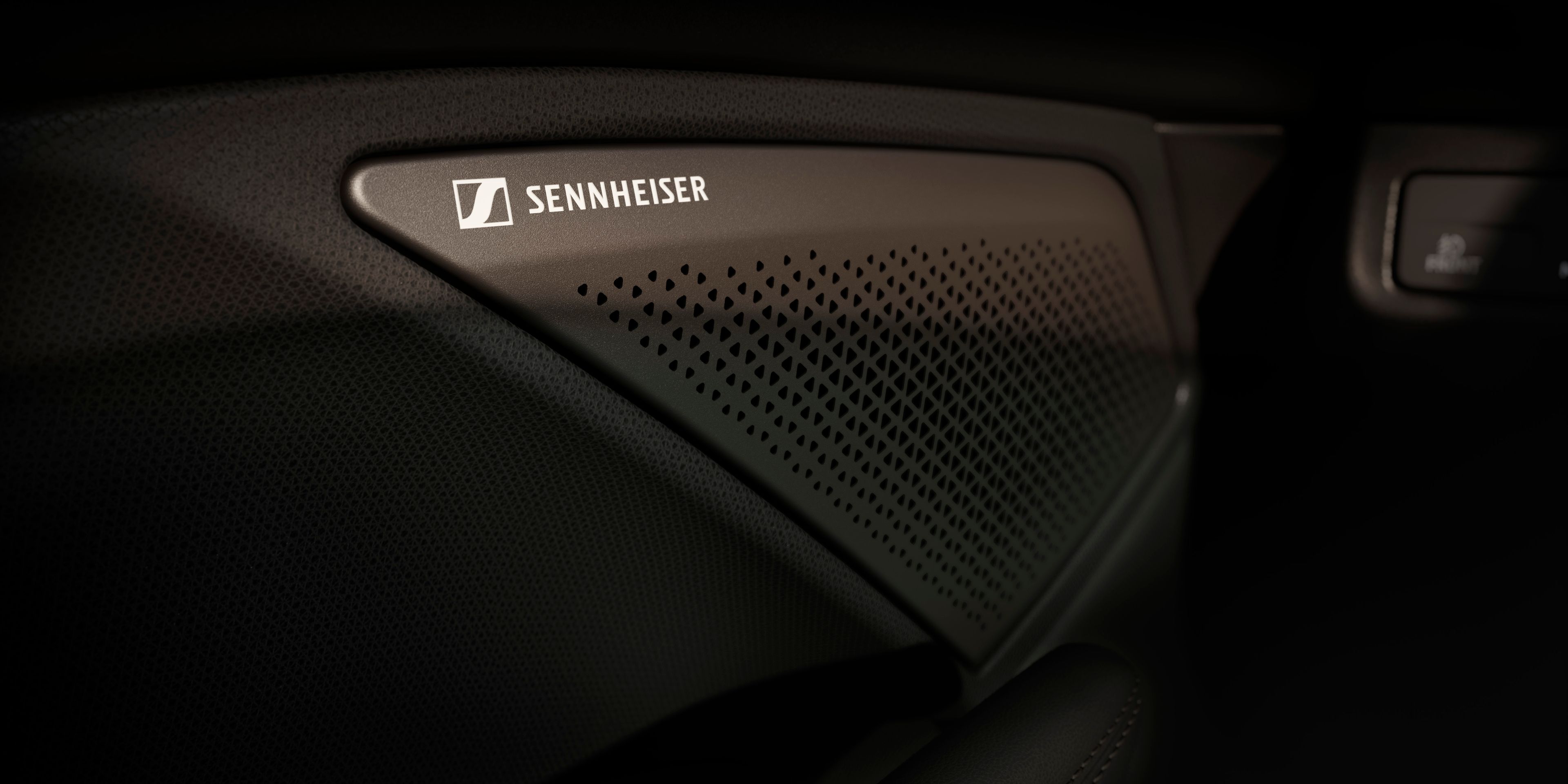 sistema de áudio immersive by sennheiser de alta-fidelidade com 12 altifalantes no CUPRA Terramar 