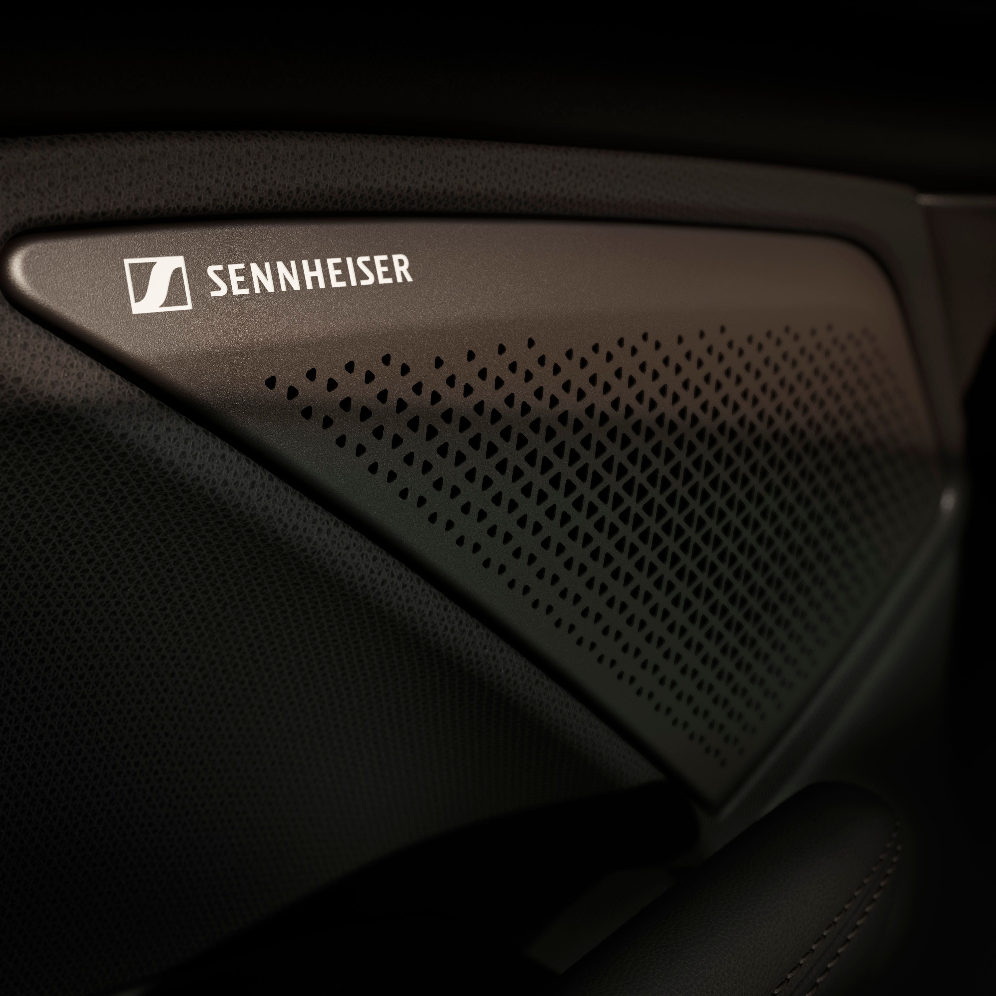 sistema de áudio immersive by sennheiser de alta-fidelidade com 12 altifalantes no CUPRA Terramar 
