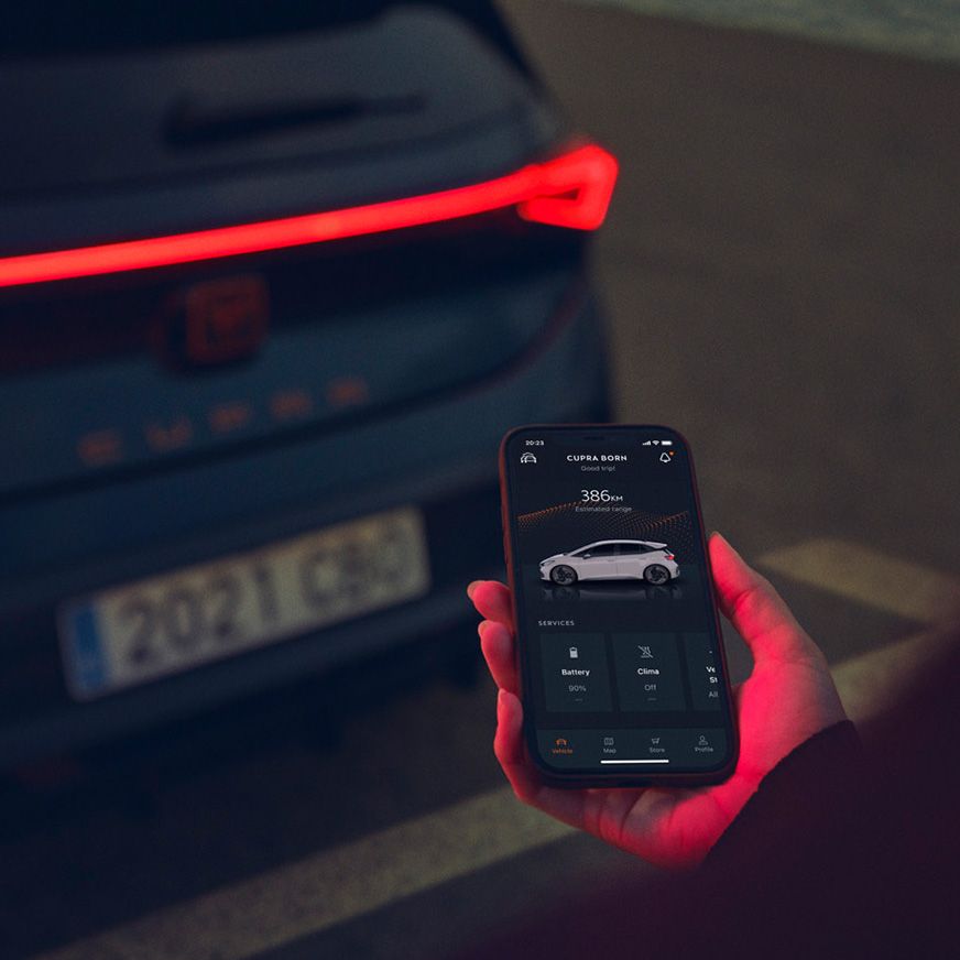 telemóvel conectado à my cupra app