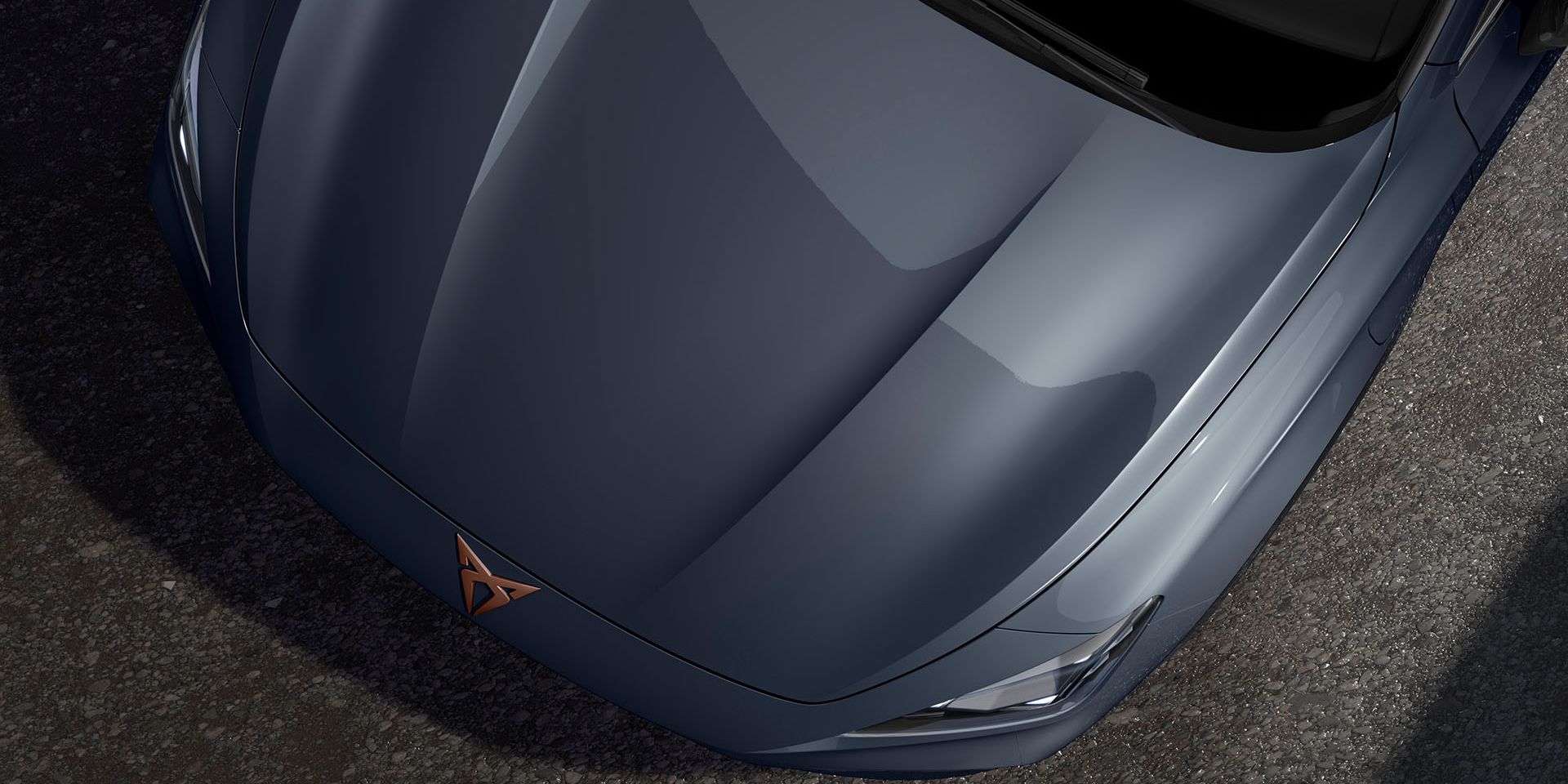 Vista panorâmica do novo CUPRA Formentor SUV coupé 2025 em cinzento magnetic tech.