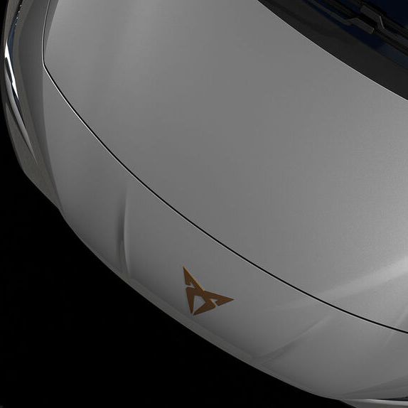 CUPRA Born Prata Geyser – Carro Elétrico  