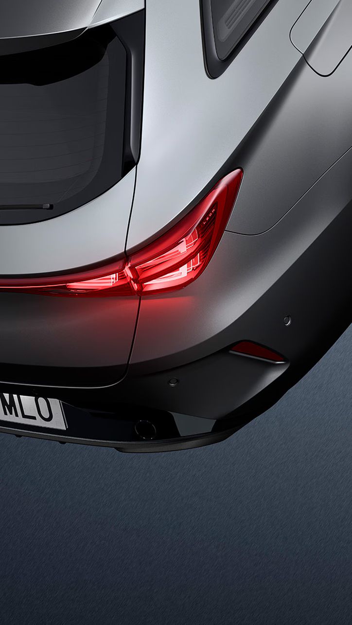 Novo CUPRA Leon Sportstourer 2025 sobre um fundo escuro e polido.