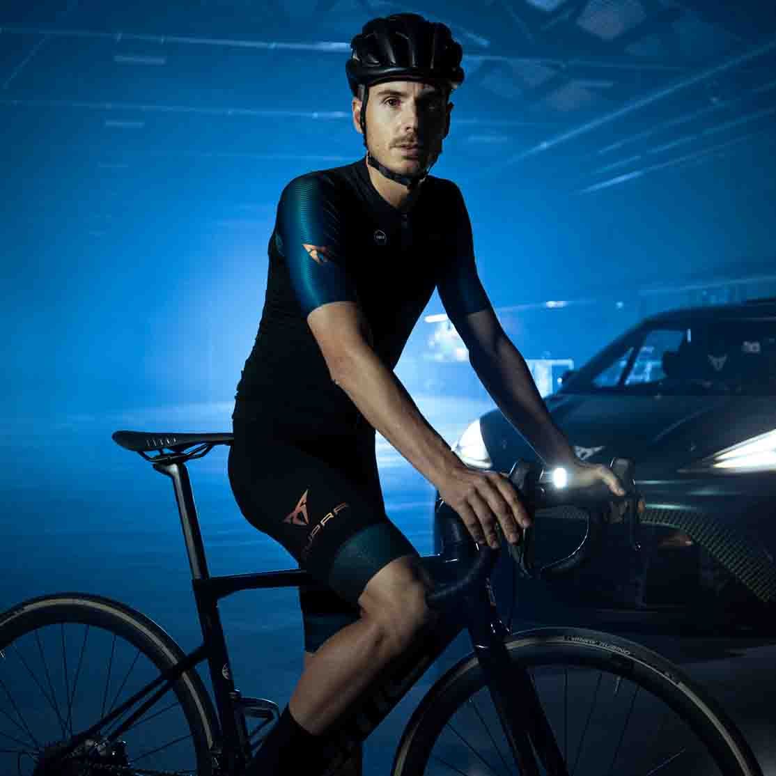 Vestuário de ciclismo Gobik e CUPRA