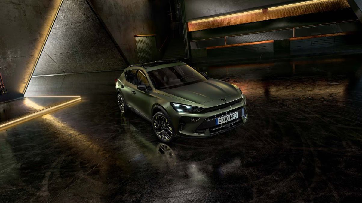 CUPRA Formentor Tribe Edition estacionado