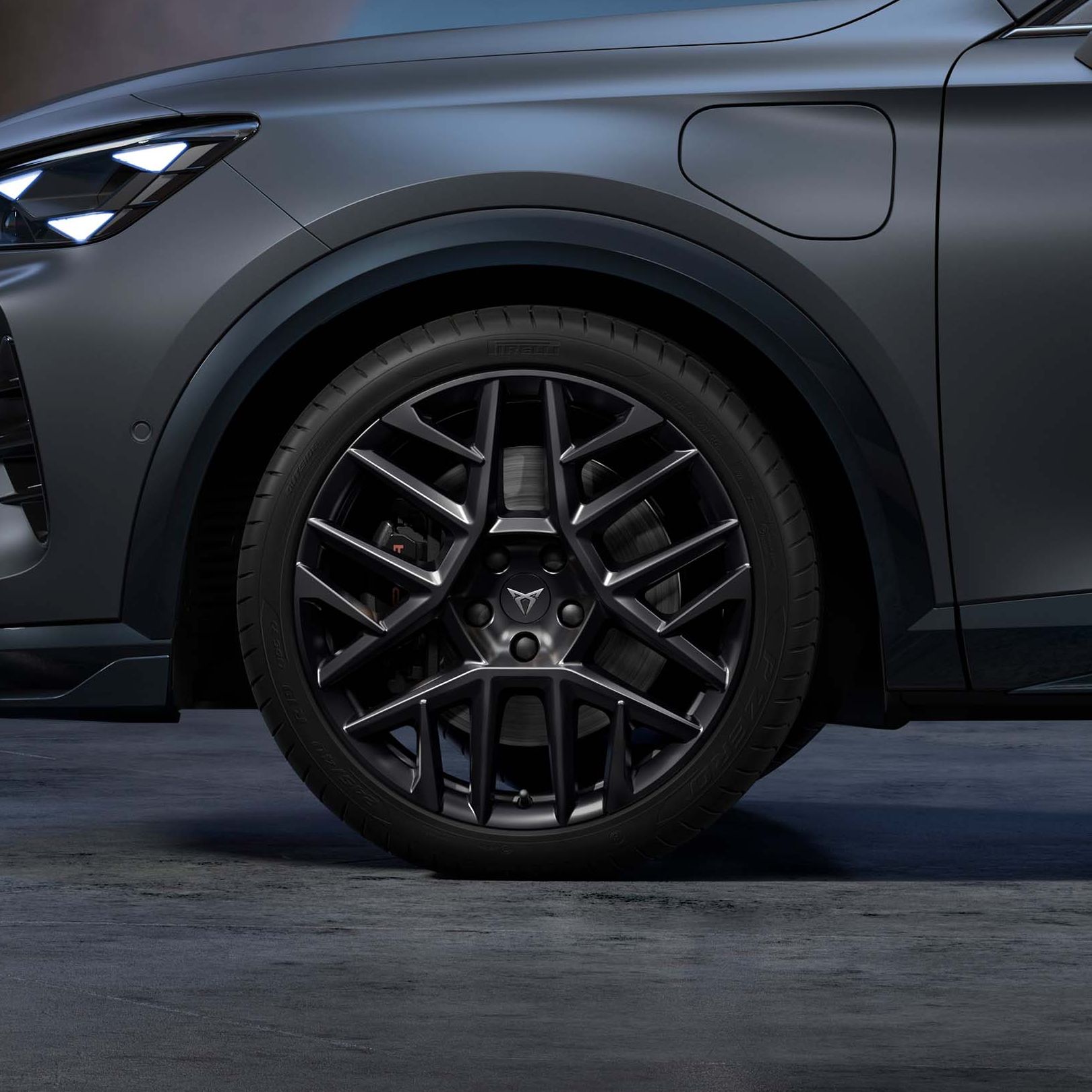 Jante de liga leve do CUPRA Formentor em preto.