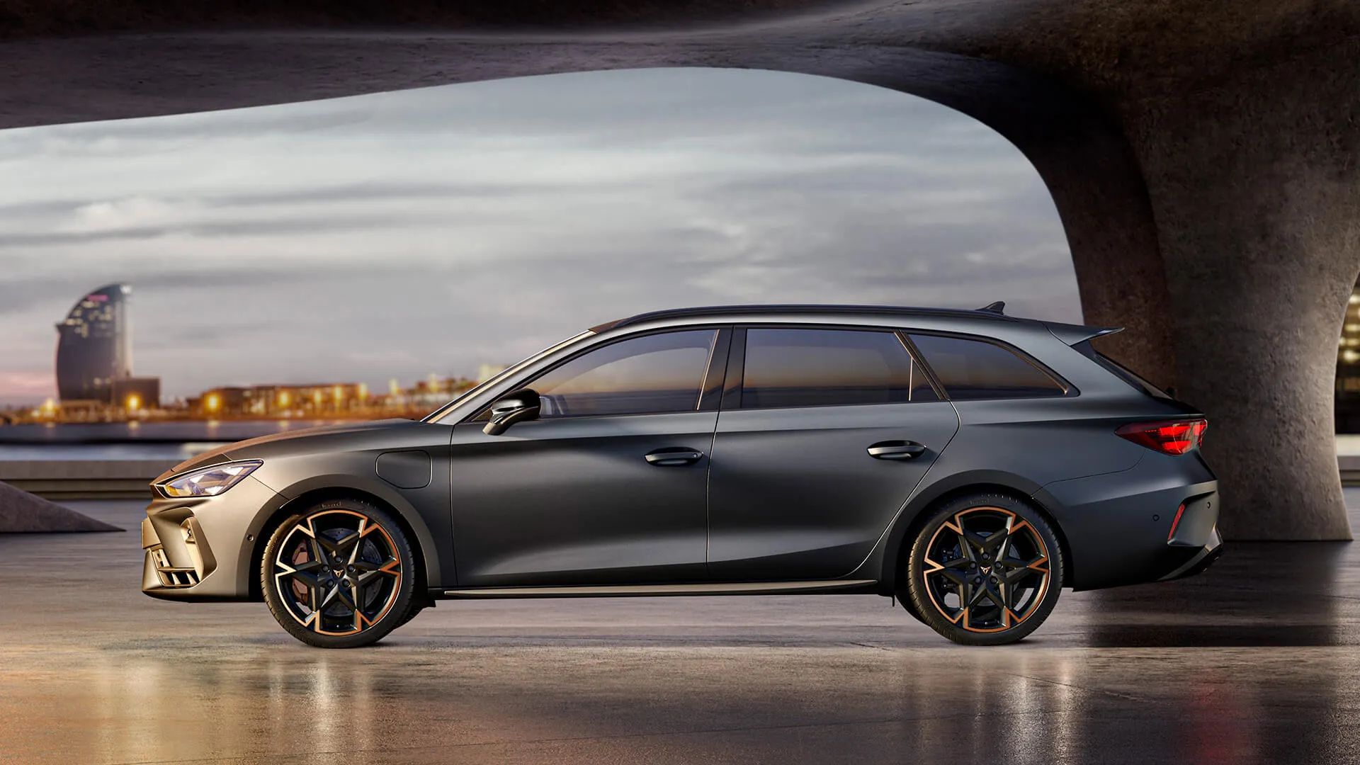 como utilizar o park assist inteligente do novo cupra leon sportstourer, um sistema de estacionamento inteligente, demonstração visual