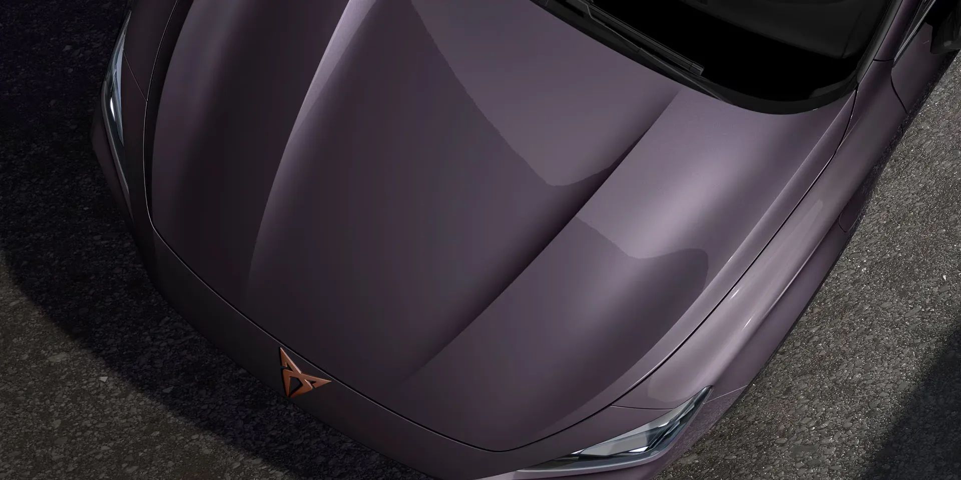 Vista panorâmica do novo CUPRA Formentor SUV coupé  em dark void.