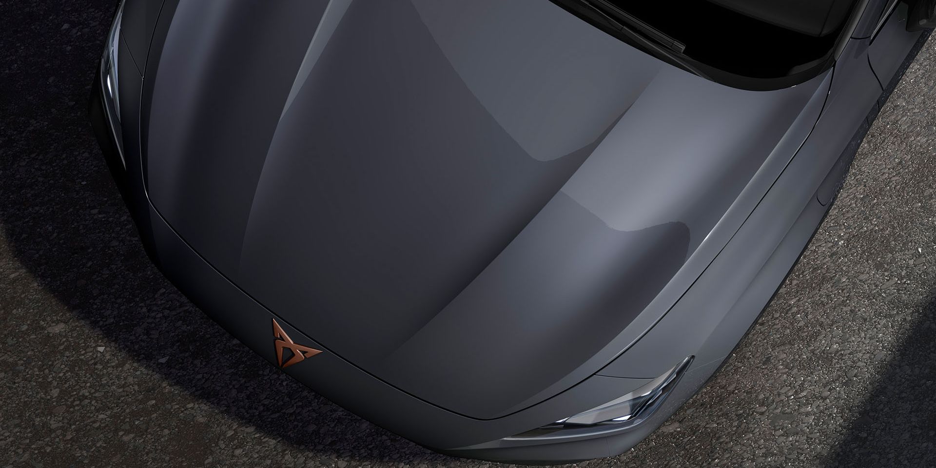 Vista panorâmica do novo CUPRA Formentor SUV coupé 2025 em cinzento graphene.