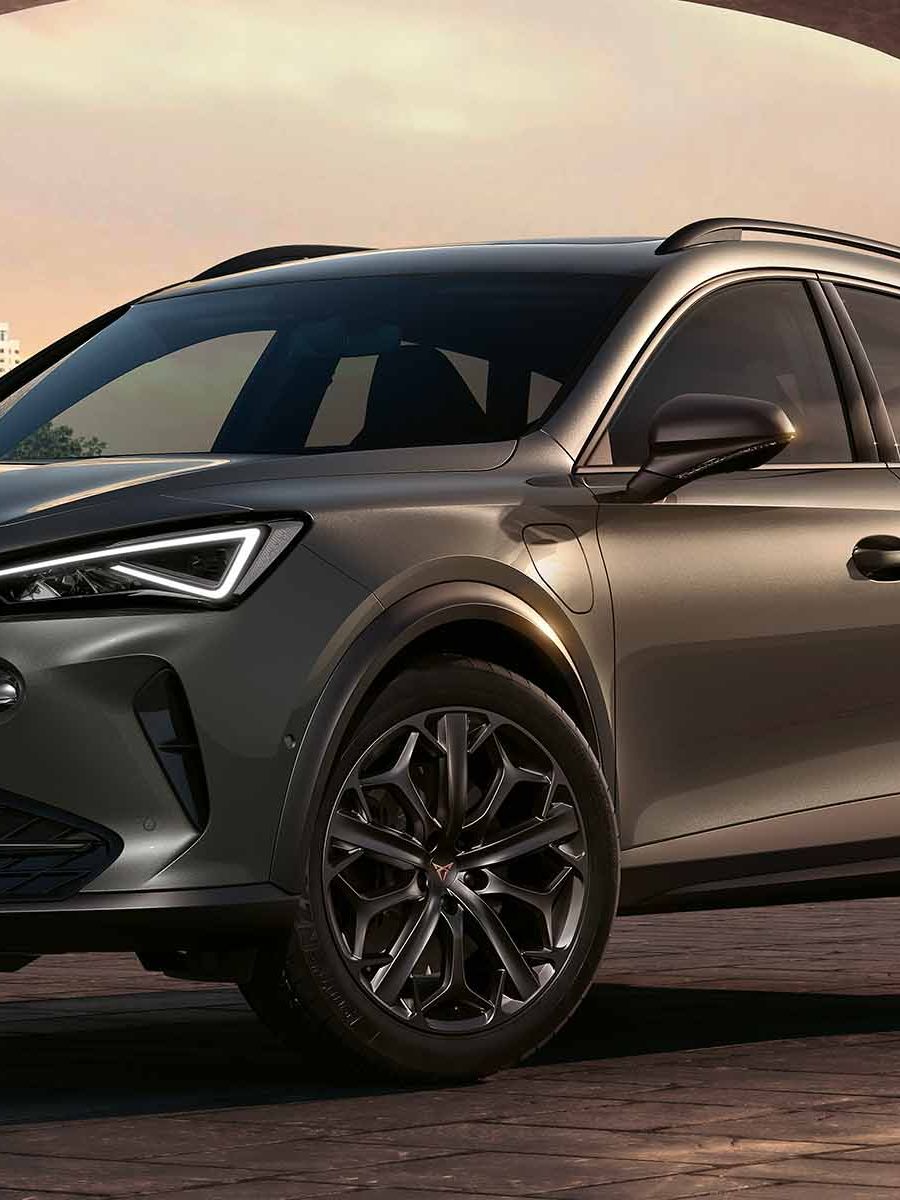 Como poupar combustível com um híbrido?