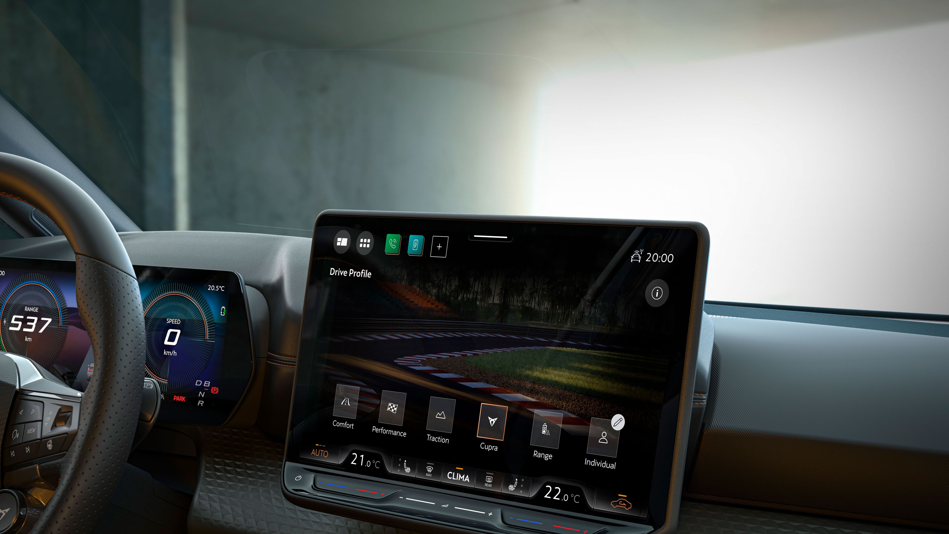 Vista interior do CUPRA Born VZ a destacar o sistema de infotainment, que integra o som interior CUPRA inspirado na Fórmula e‑Racin