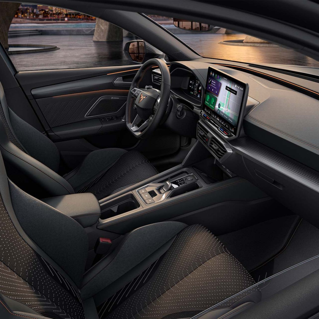 novo cupra leon sportstourer design interior extreme, bancos desportivos com aquecimento e elétricos, com memória para o condutor e o passageiro do banco da frente.