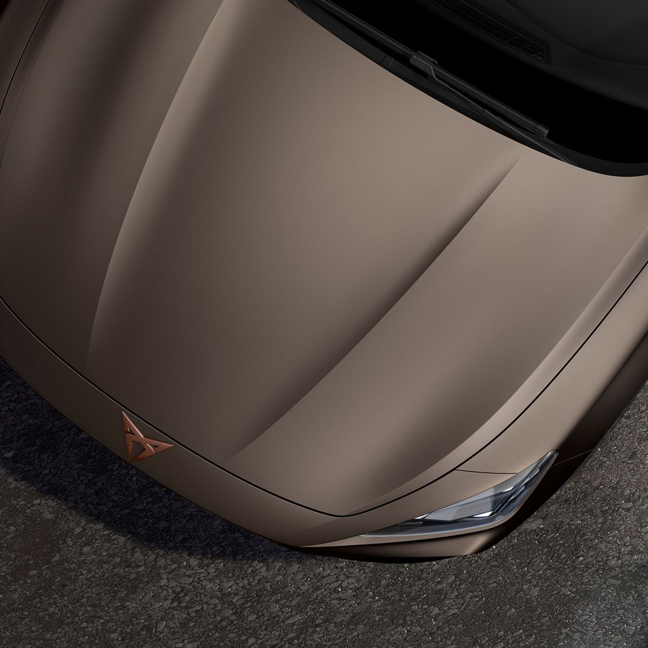 Vista panorâmica do novo CUPRA Formentor SUV coupé 2025 em bronze century mate 