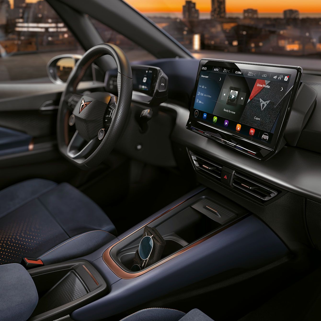 cockpit, painel de instrumentos, infoentretenimento e volante cupra born