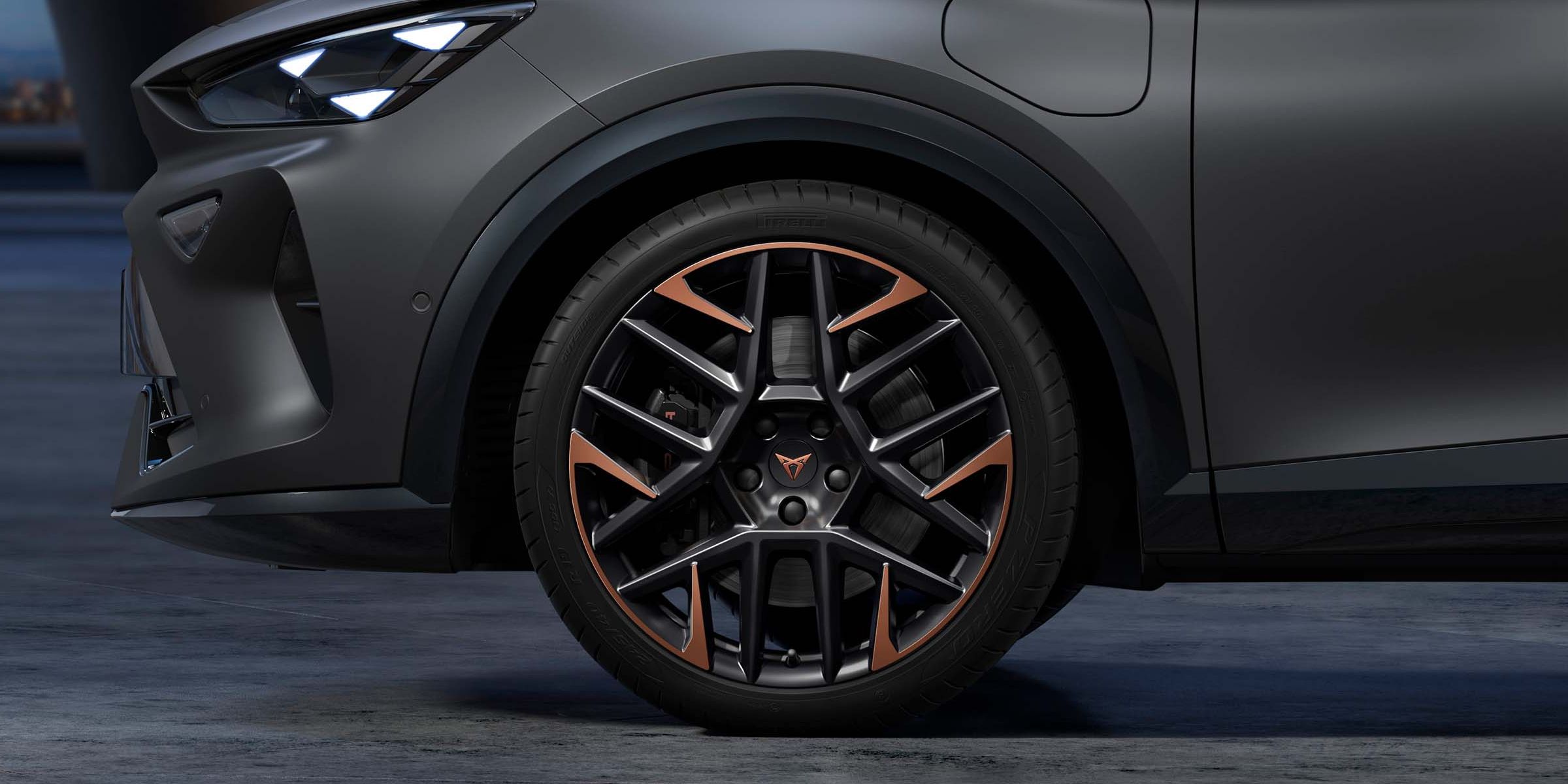 Jante de liga leve do CUPRA Formentor em cobre personalizado.