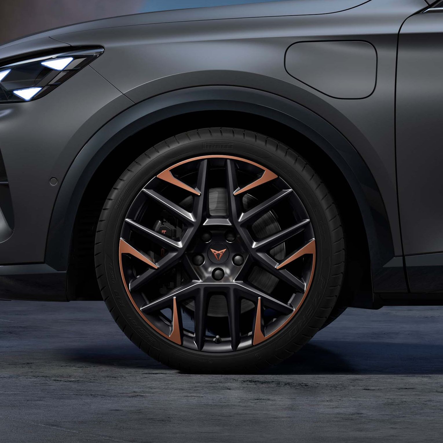 Jante de liga leve do CUPRA Formentor em cobre personalizado.