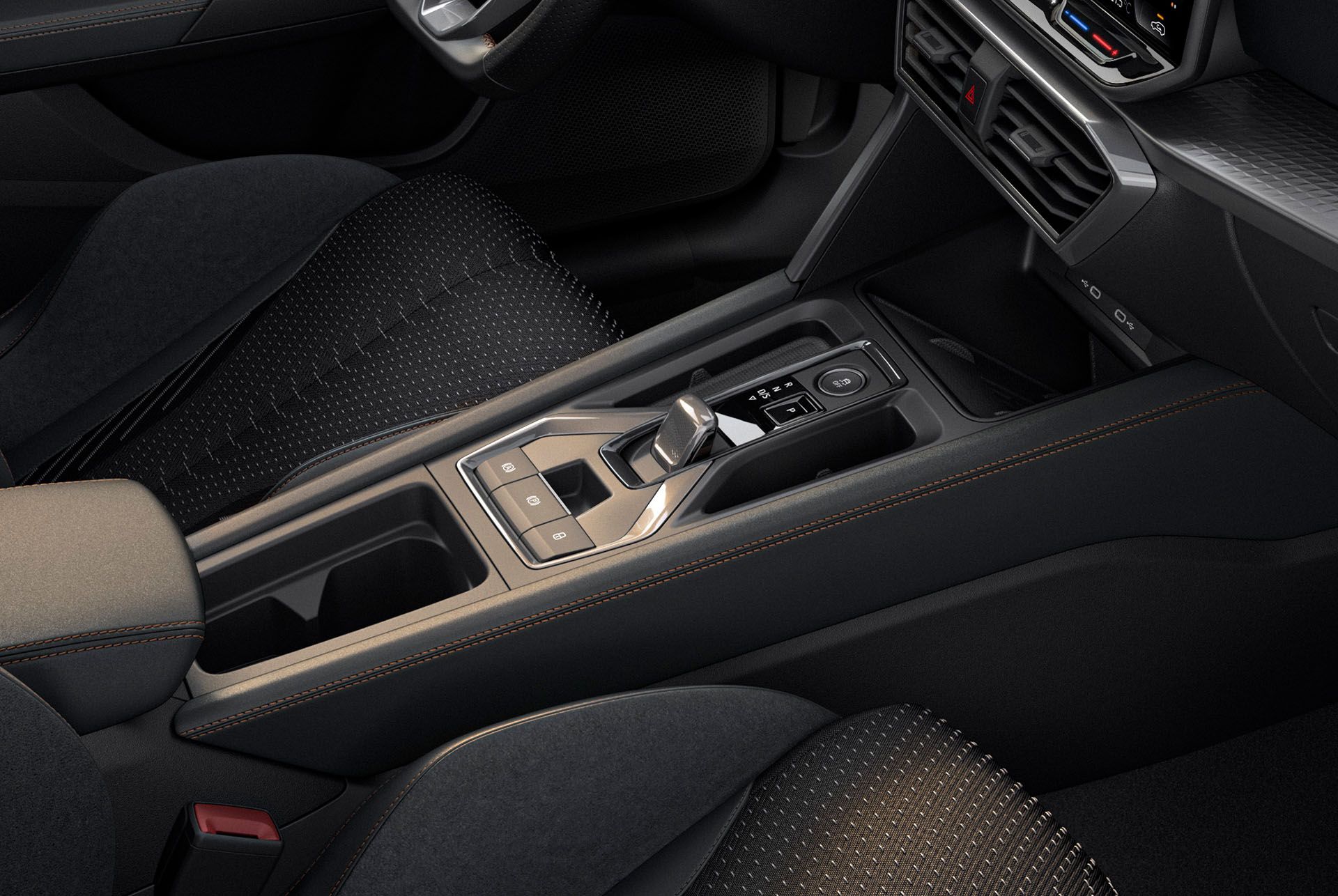 Grande plano do design interior do novo cupra leon hybrid, design da consola central, comandos cupra connect, costuras em cobre, acabamentos em preto e metalizado