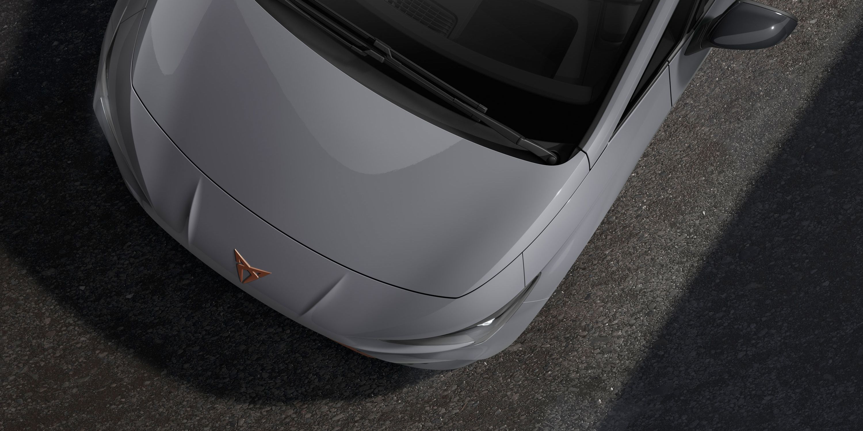 CUPRA Born em cinzento vapor