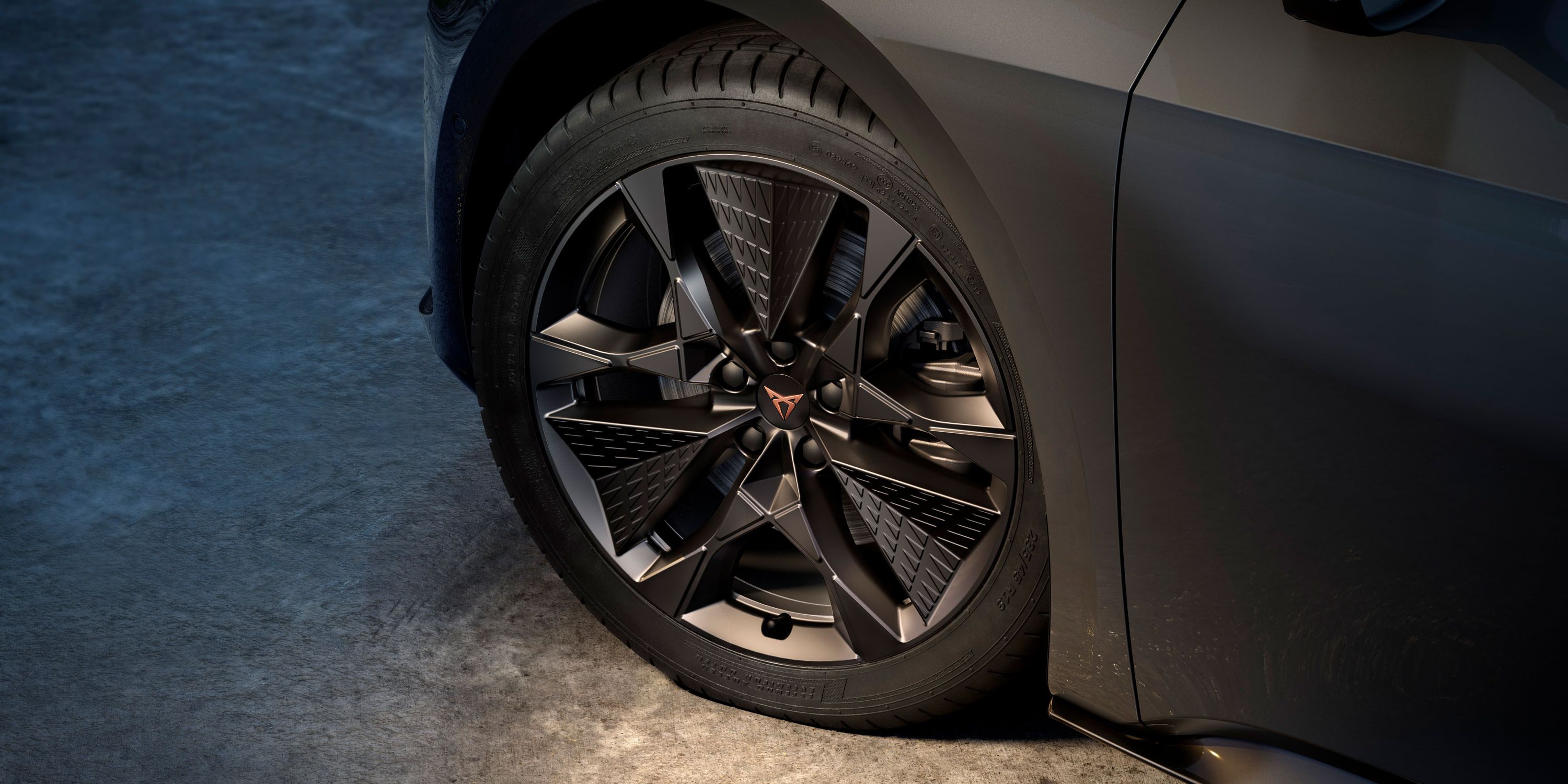 Jantes de liga leve CUPRA Born Storm de 19 polegadas