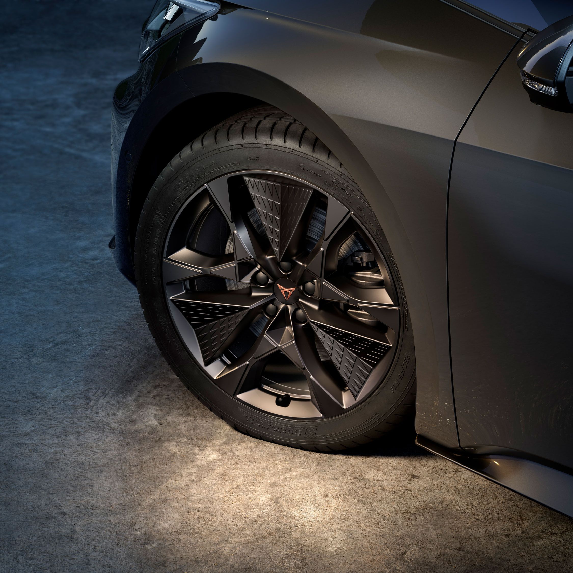 Jantes de liga leve CUPRA Born Storm de 19 polegadas