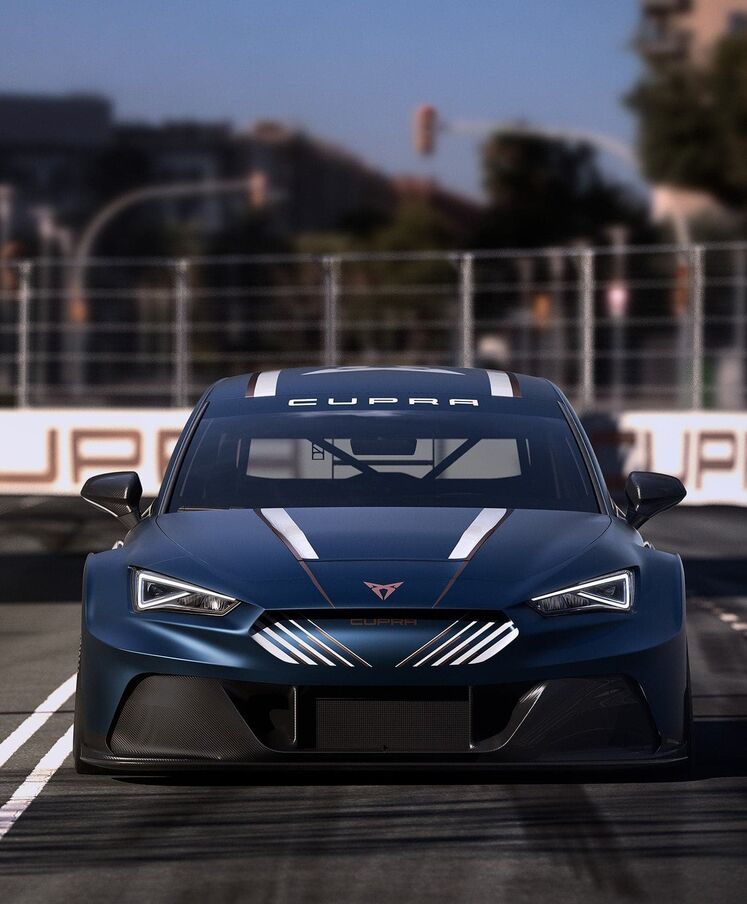 CUPRA Leon E-Racer. Vista frontal do carro de competição elétrico